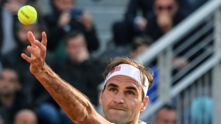 Rzym: Federer z problemami, ale gra dalej